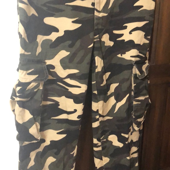 Sorella Boutique Camouflage Pants - Picture 4 of 7
